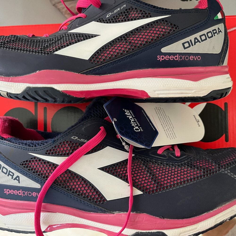 Diadora Speed Pro EVO women's tennis shoe is lightweight